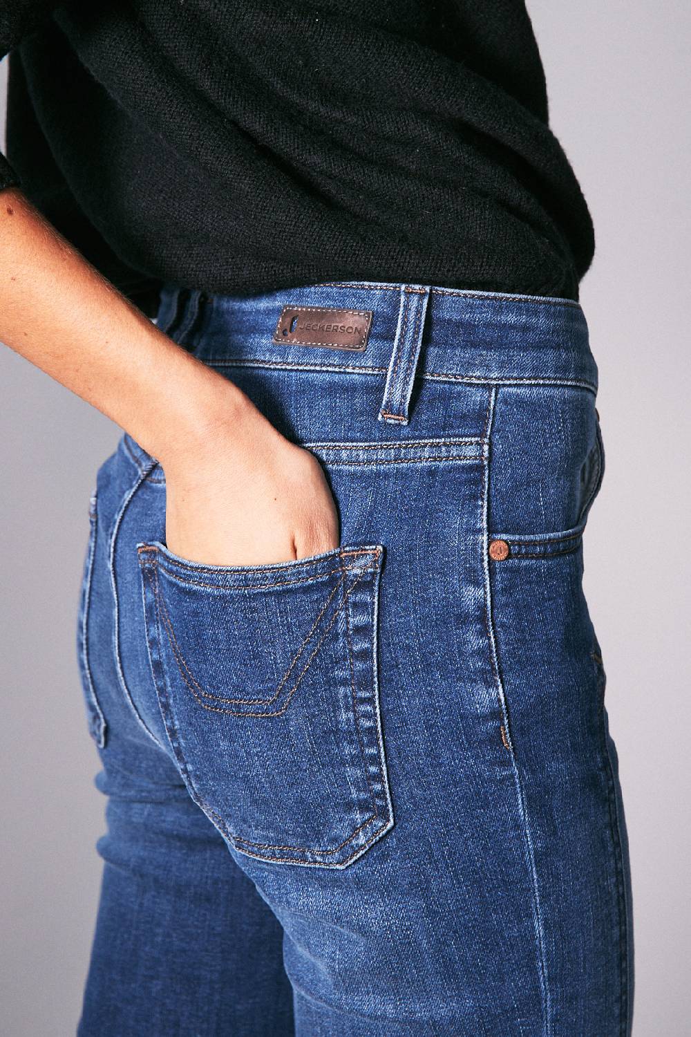 Jeckerson 5 tasche skinny con toppa in denim blu scuro Hotsell