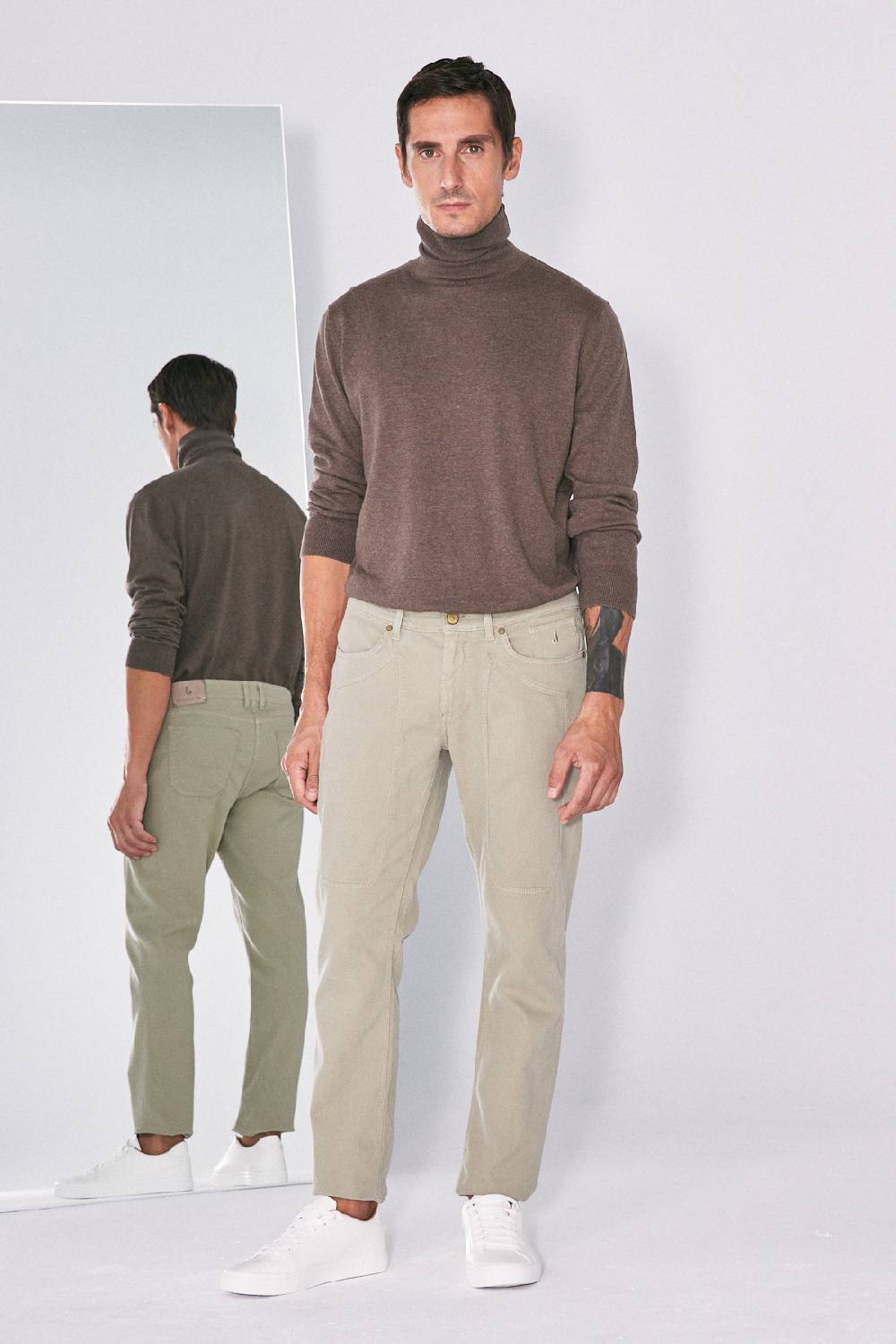 Jeckerson Pantalone in cotè de cheval slim fit con toppa Offerte