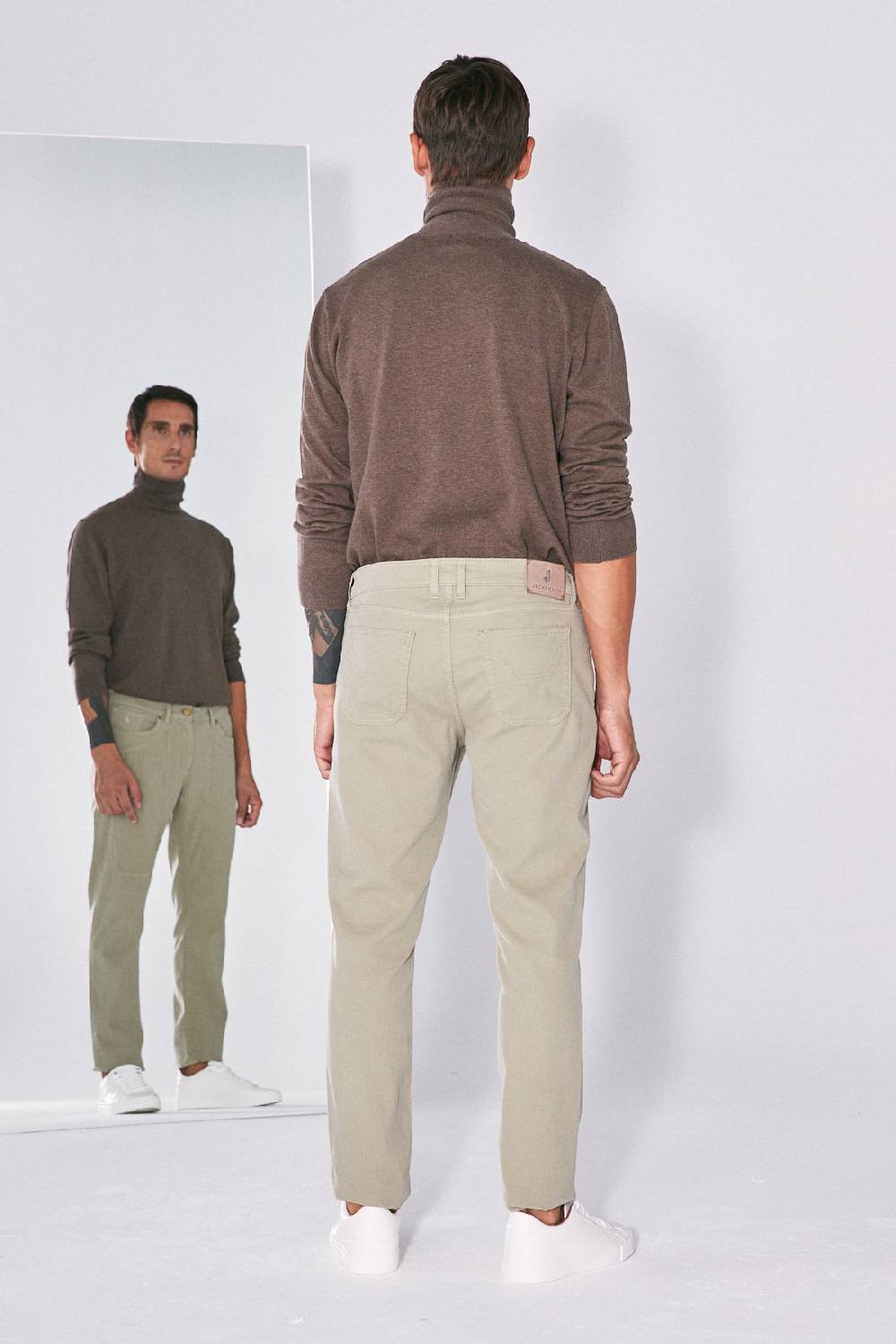 Jeckerson Pantalone in cotè de cheval slim fit con toppa Offerte