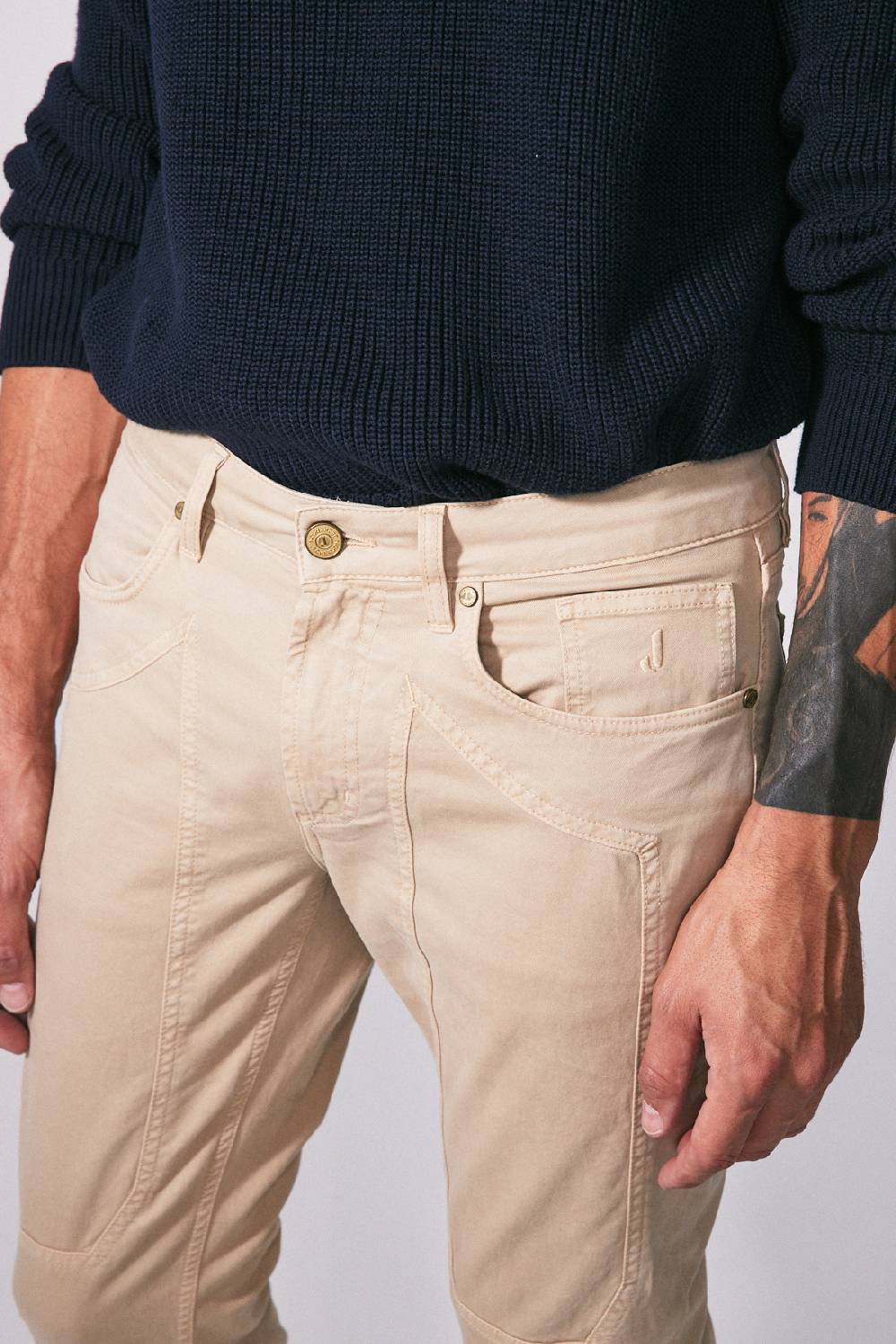Jeckerson Pantalone skinny in gabardina stretch con toppa Vendita Calda