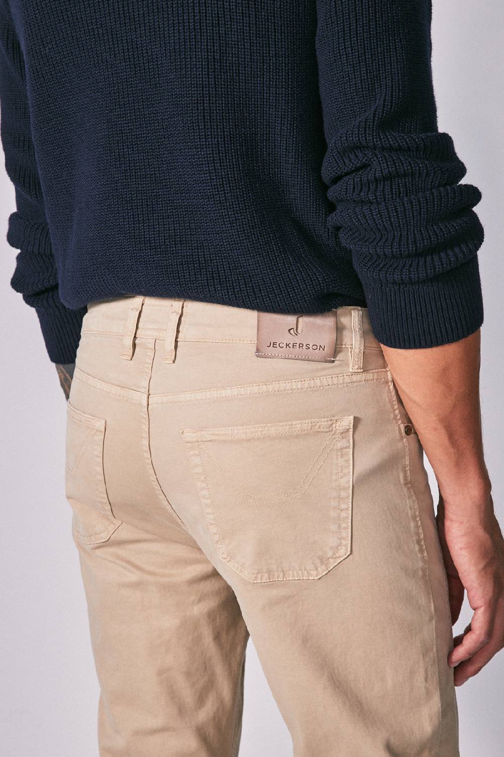 Jeckerson Pantalone skinny in gabardina stretch con toppa Vendita Calda