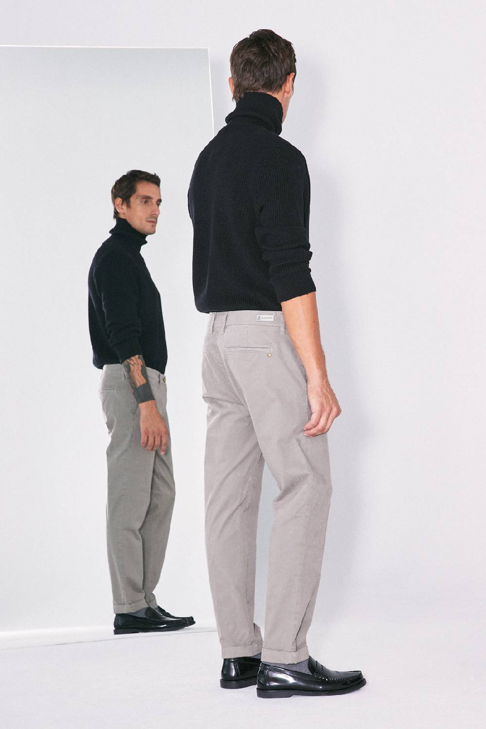 Jeckerson Chino in raso stretch con risvolto Negozio