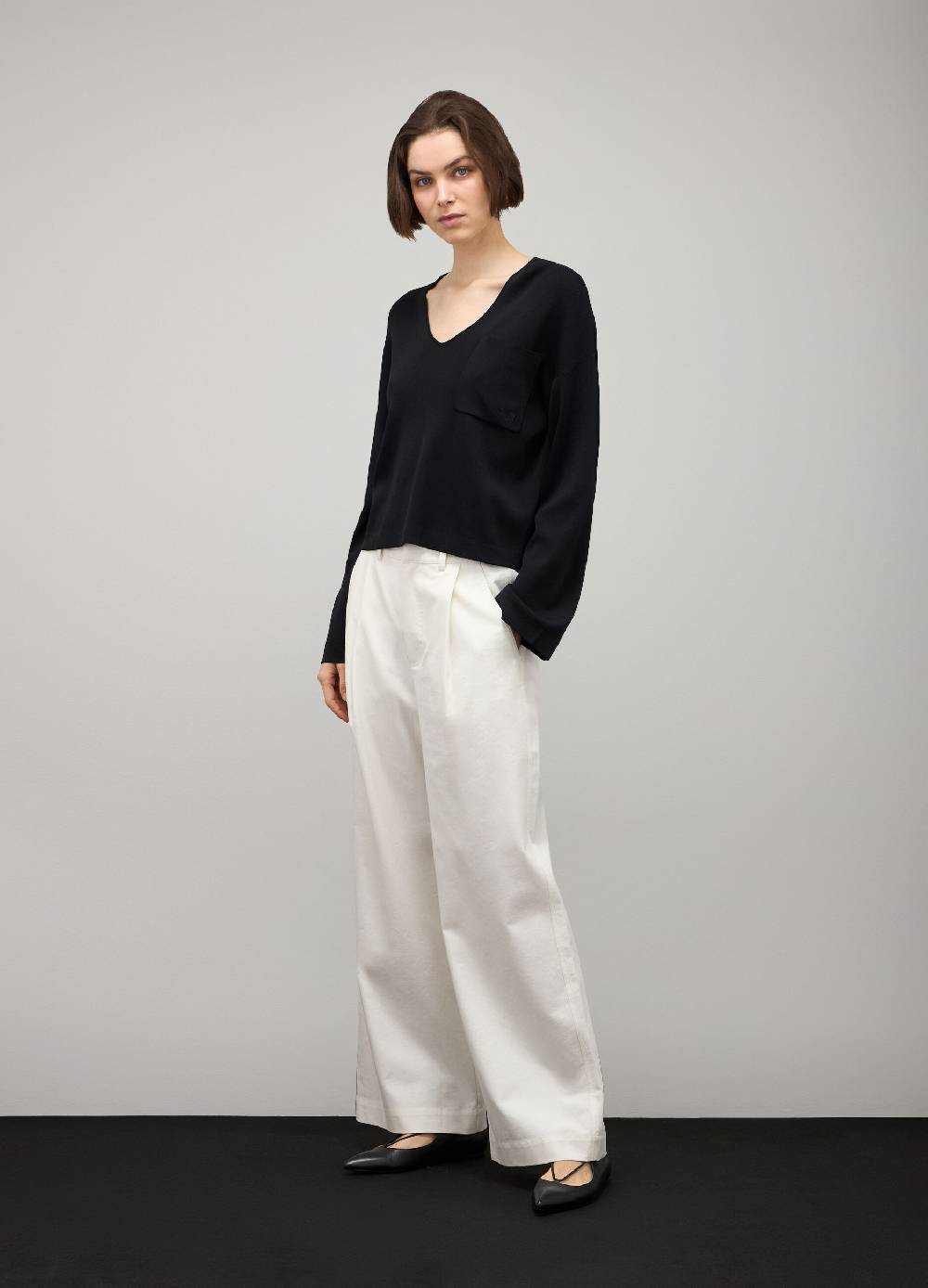 LES COPAINSMaglia tricot con scollo a V in misto viscosa