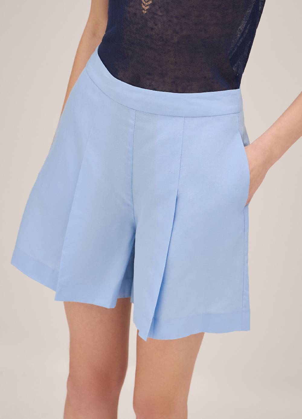 LES COPAINSPantaloni shorts in lyocell e lino Italia