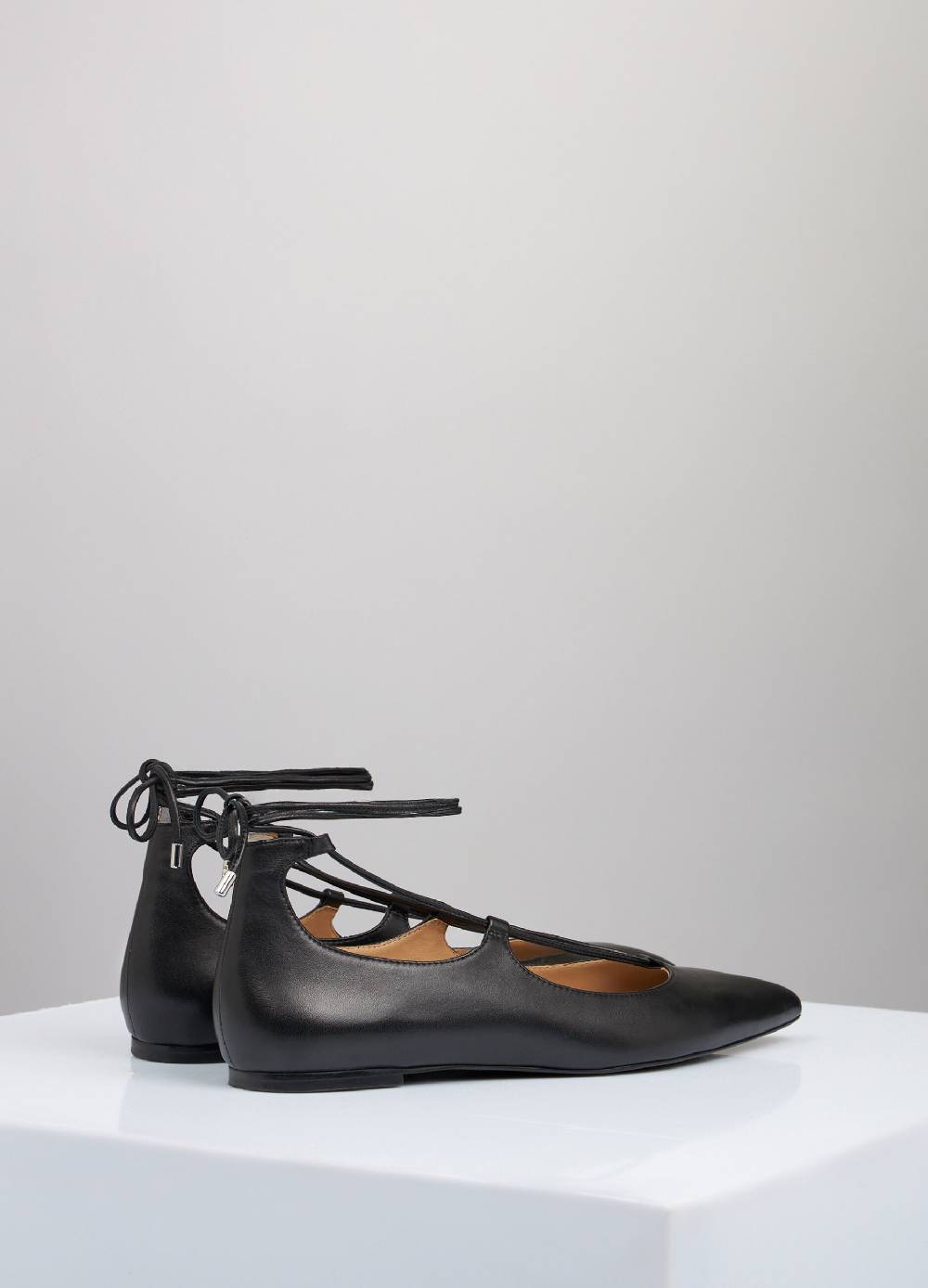 LES COPAINSBallerine in vera pelle con laccetti Shopping Online