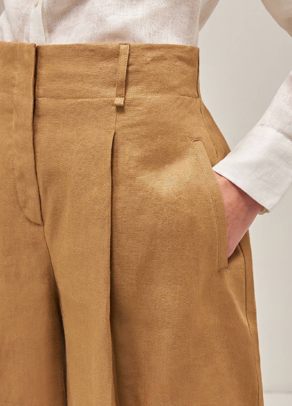 LES COPAINSBermuda in lino con pince Moda