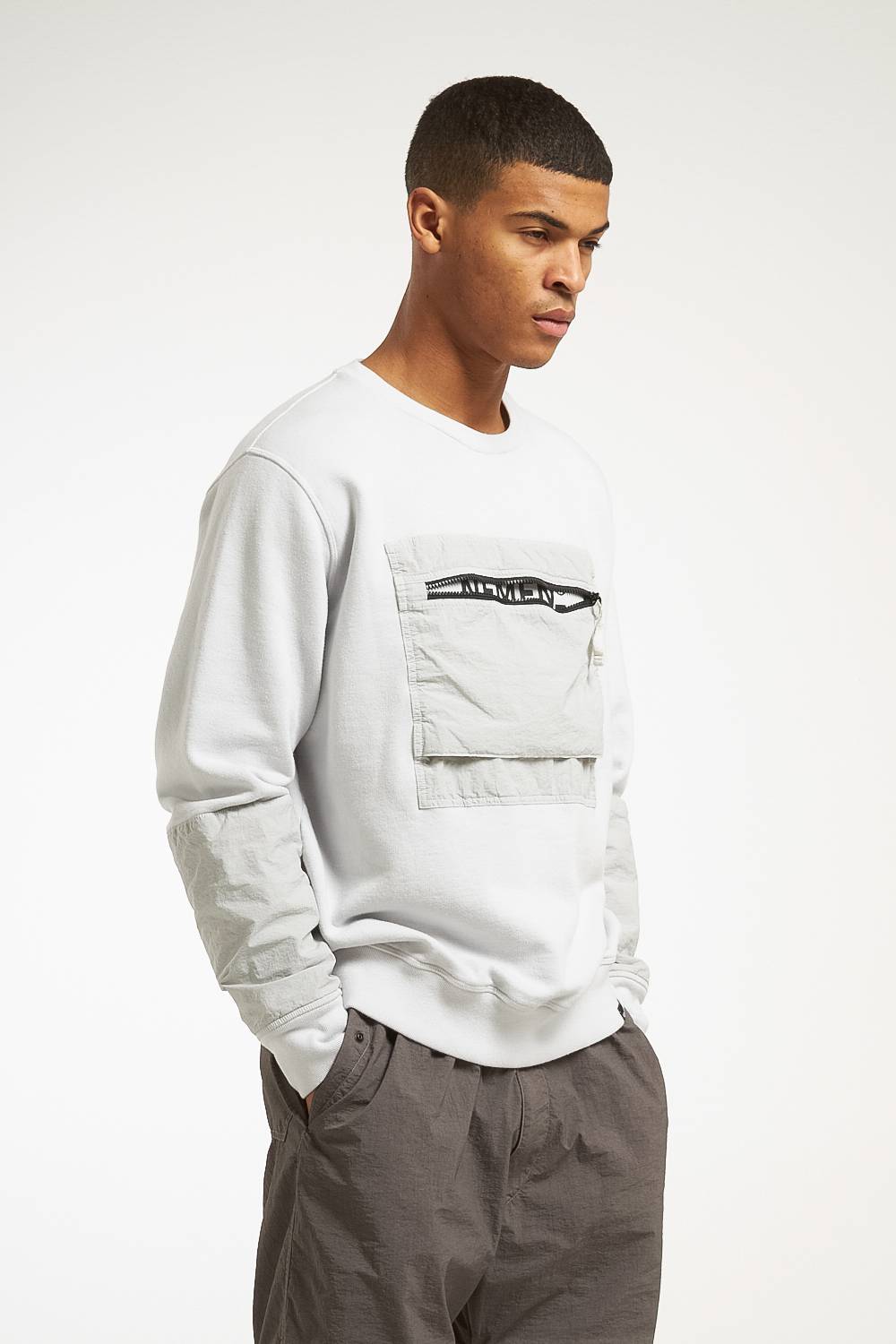 NemeN NMN_E23130F_216 [JYNX – CHEST POCKET ROUNDNECK] In Vendita