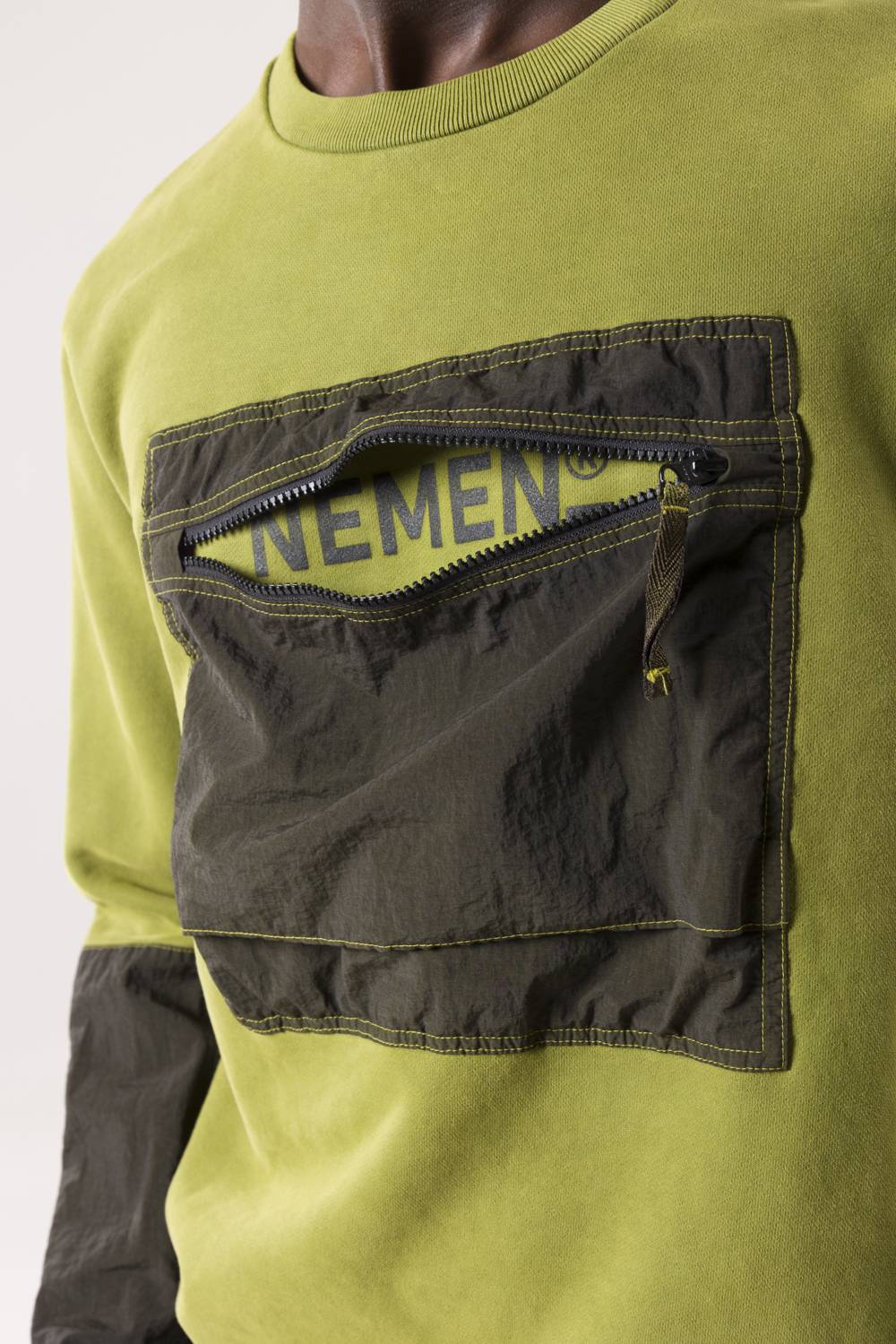 NemeN NMN_E22130F_207 [JYNX CHEST POCKET SWEATSHIRT] Vendita