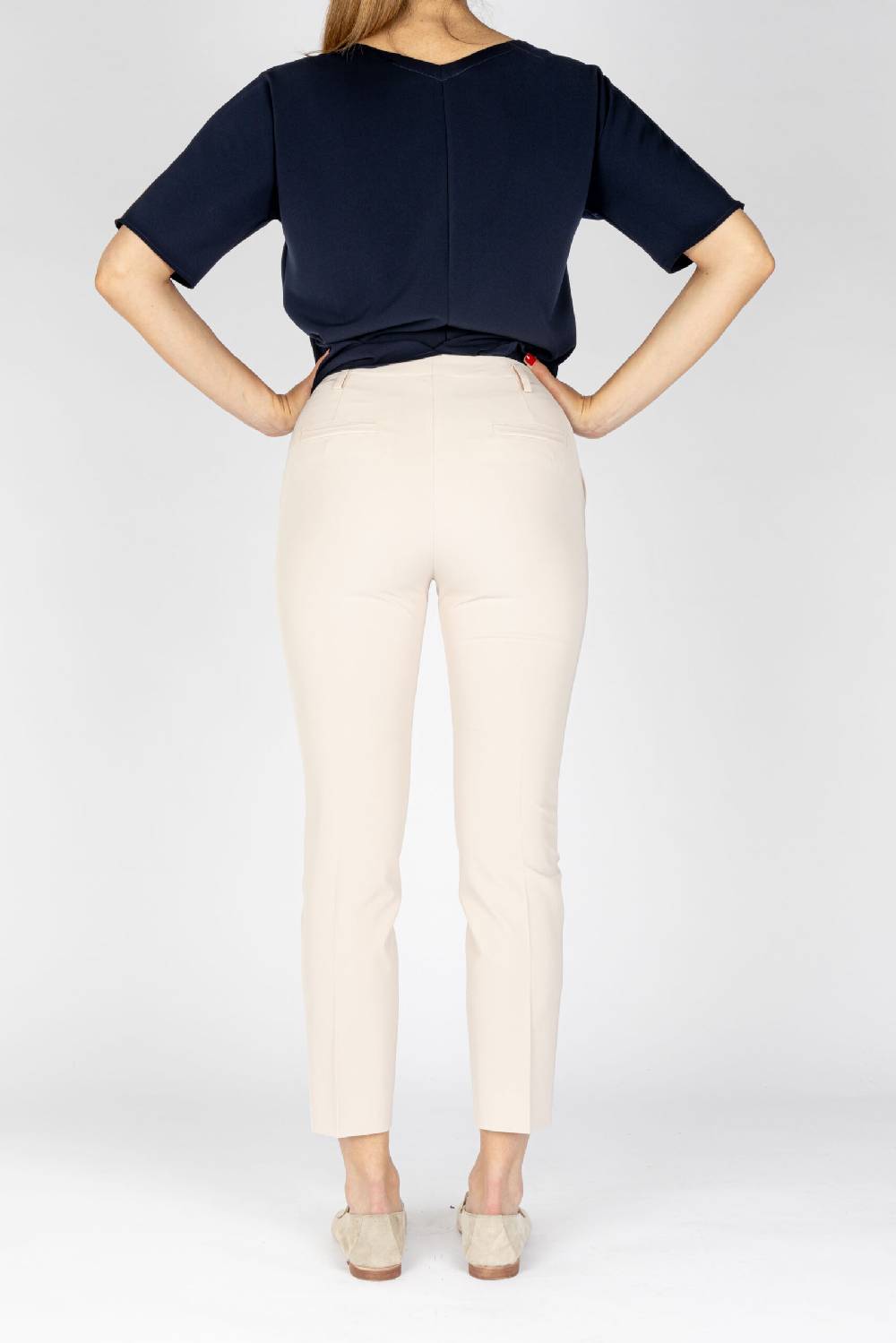 L.Pucci Pantaloni modello gamba stretta tessuto tecnico stretch colore avorio 2025