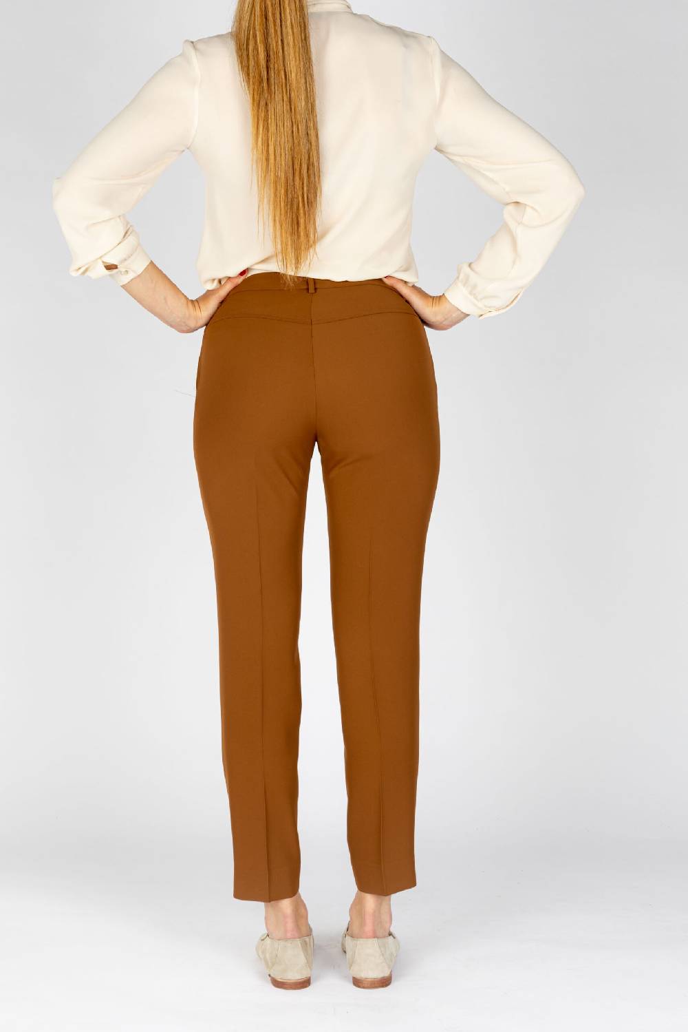 L.Pucci Pantaloni gamba morbida colore biscotto tessuto cady Vendita