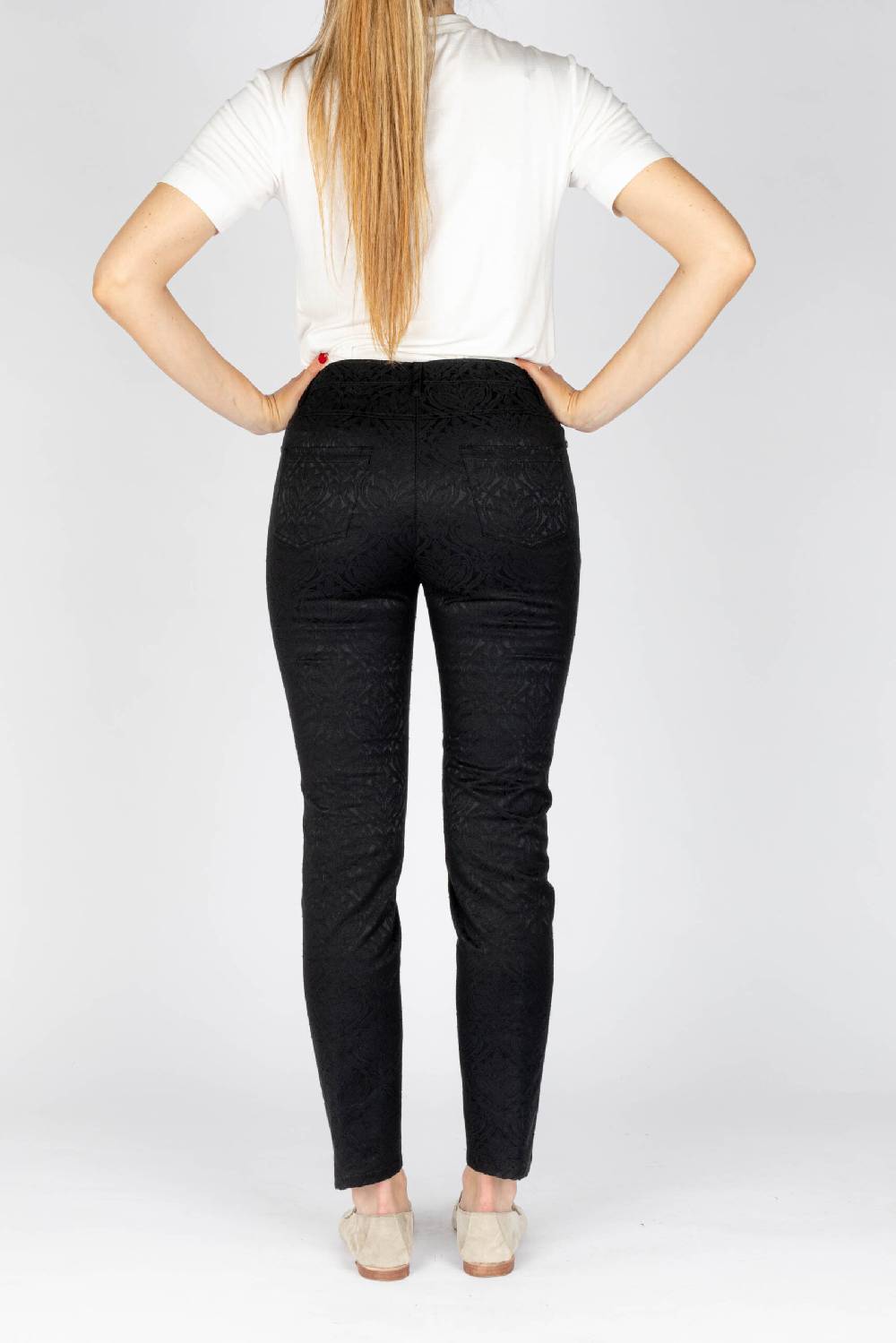 L.Pucci Pantaloni disegno fiore colore nero, linea Jeans tessuto jacquard Pezzi Unici