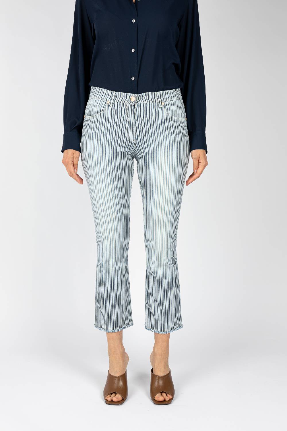 L.Pucci Pantaloni tessuto disegno riga colore blu, linea Jeans fondo a trombetta