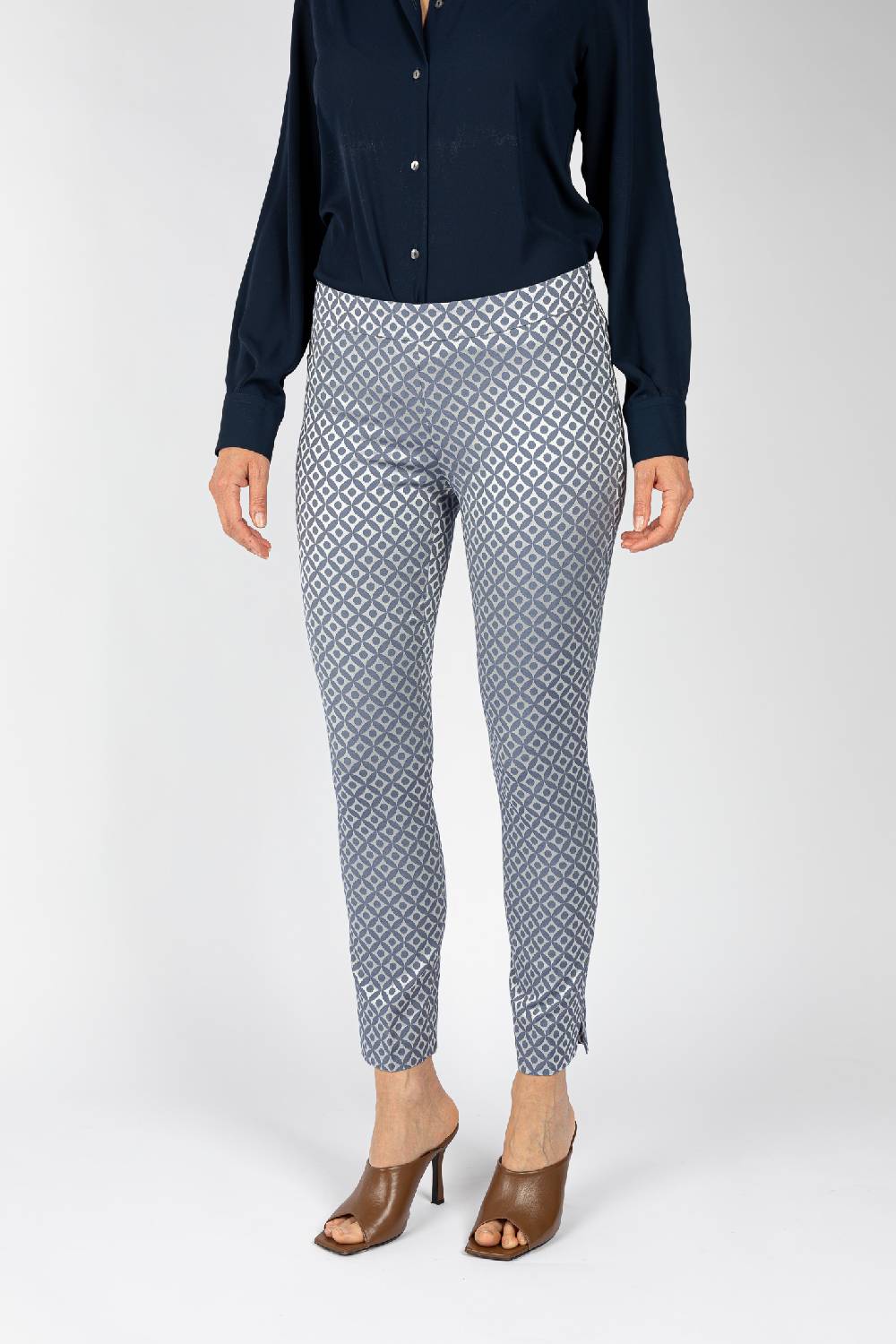 L.Pucci Pantaloni tessuto jacquard effetto lucido colore blu, linea a sigaretta Fino Al -60%