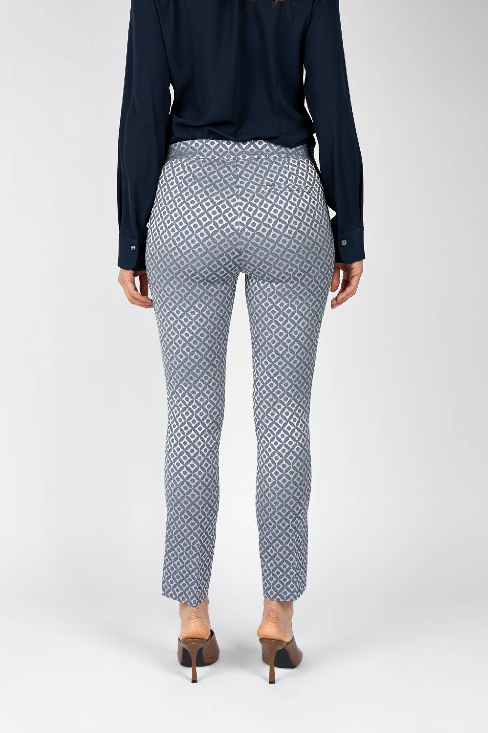 L.Pucci Pantaloni tessuto jacquard effetto lucido colore blu, linea a sigaretta Fino Al -60%