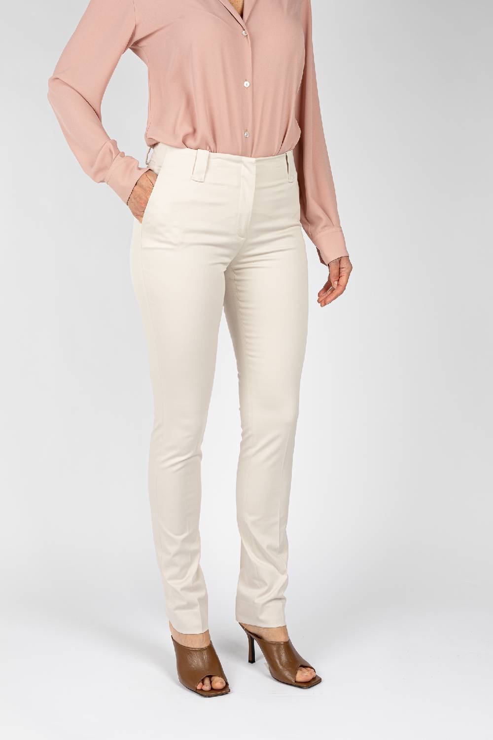 L.Pucci Pantaloni tessuto colore ghiaccio, gamba regolare Prezzo Ridotto