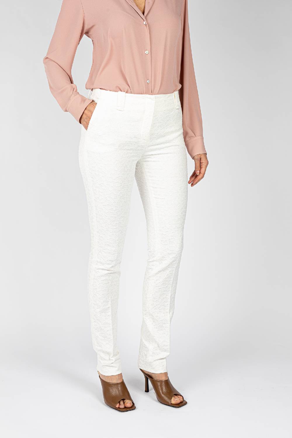 L.Pucci Pantaloni tessuto jacquard colore bianco, gamba regolare Sottocosto