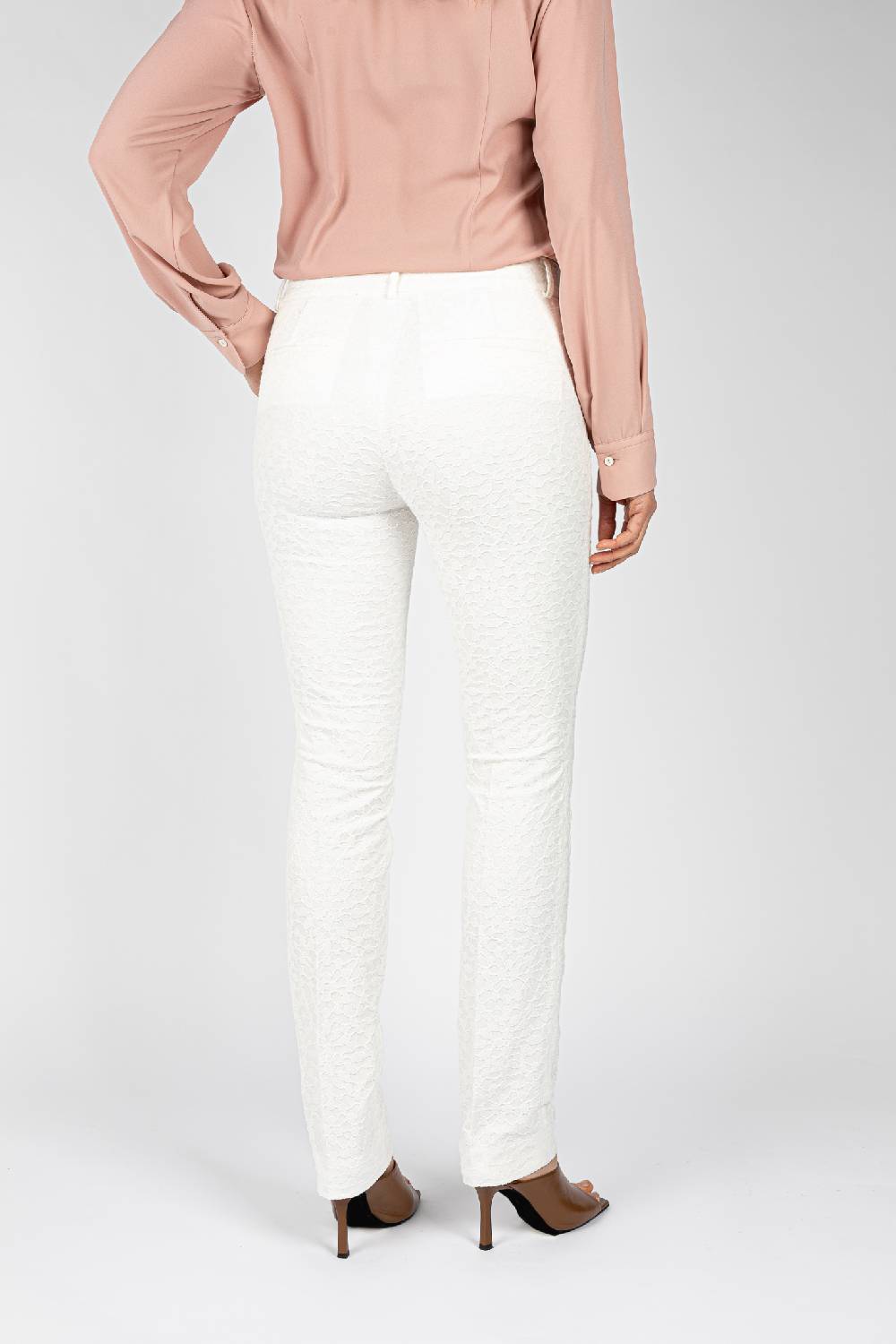 L.Pucci Pantaloni tessuto jacquard colore bianco, gamba regolare Sottocosto