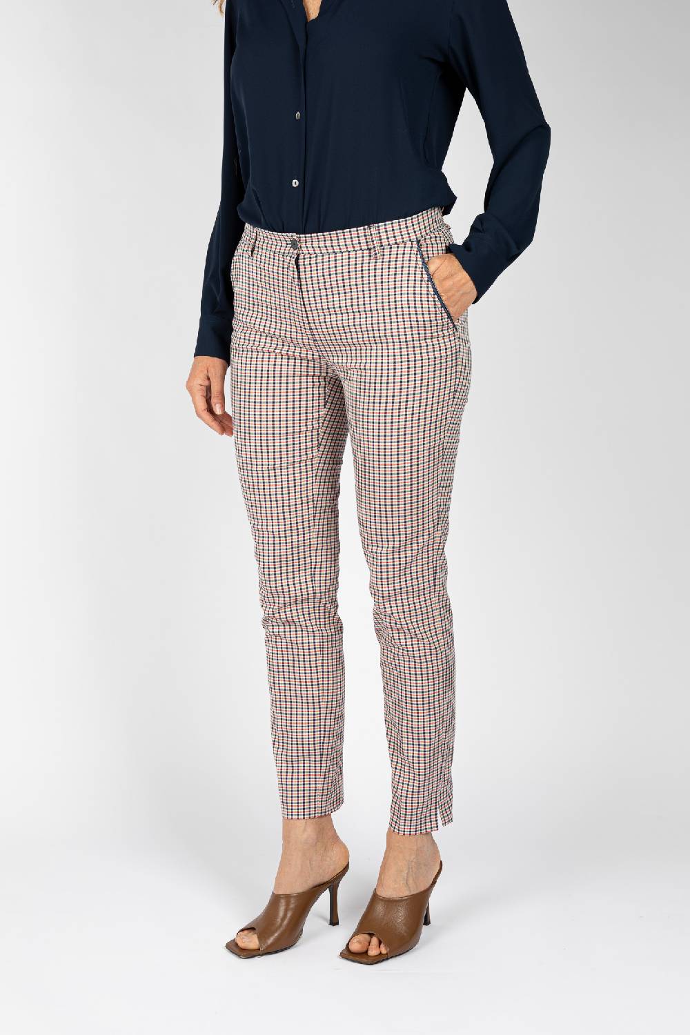 L.Pucci Pantaloni disegno quadretto in colore bianco-rosso-blu, linea a sigaretta In Saldo