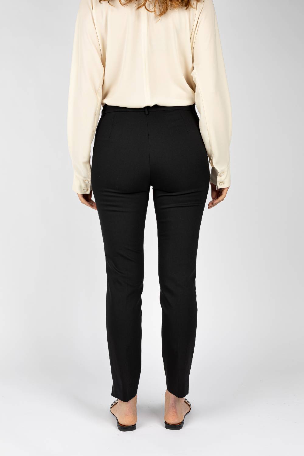 L.Pucci Pantaloni colore nero, linea a sigaretta Economico