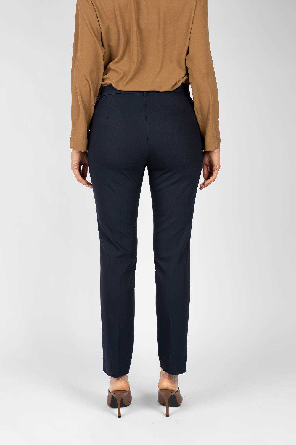 L.Pucci Pantaloni colore blu, linea a sigaretta Outlet