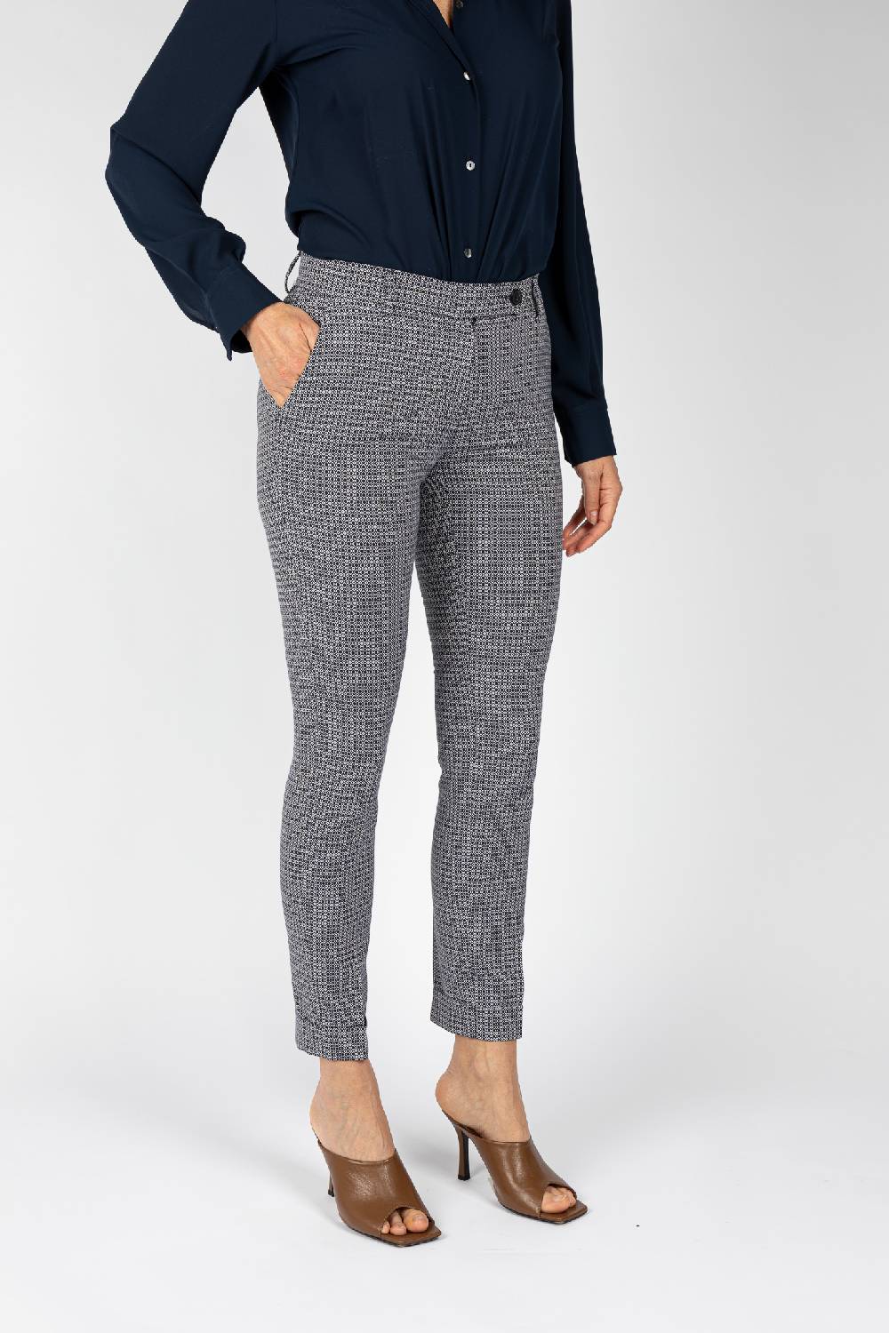 L.Pucci Pantaloni in tessuto jacquard blu su fondo ghiaccio gamba regolare colore blu In Vendita