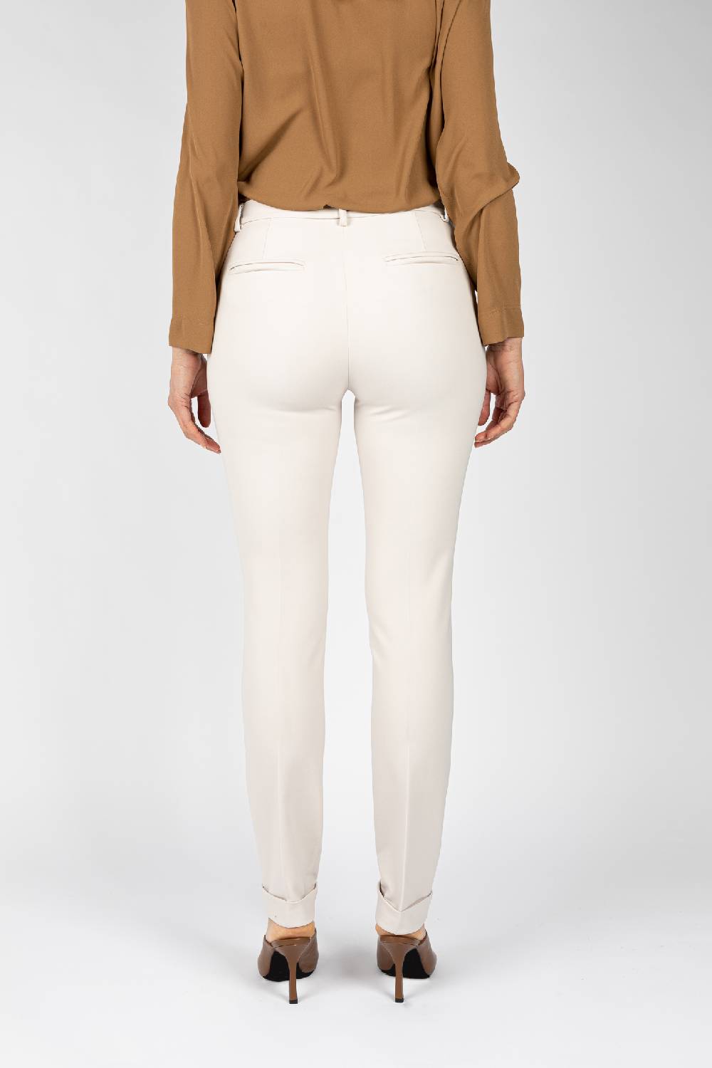 L.Pucci Pantaloni gamba regolare con rovescia colore ghiaccio Saldi