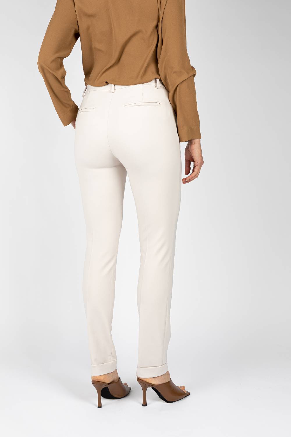 L.Pucci Pantaloni gamba regolare con rovescia colore ghiaccio Saldi
