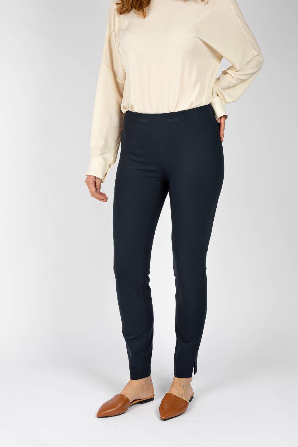 L.Pucci Pantaloni colore blu con linea a sigaretta Hotsell