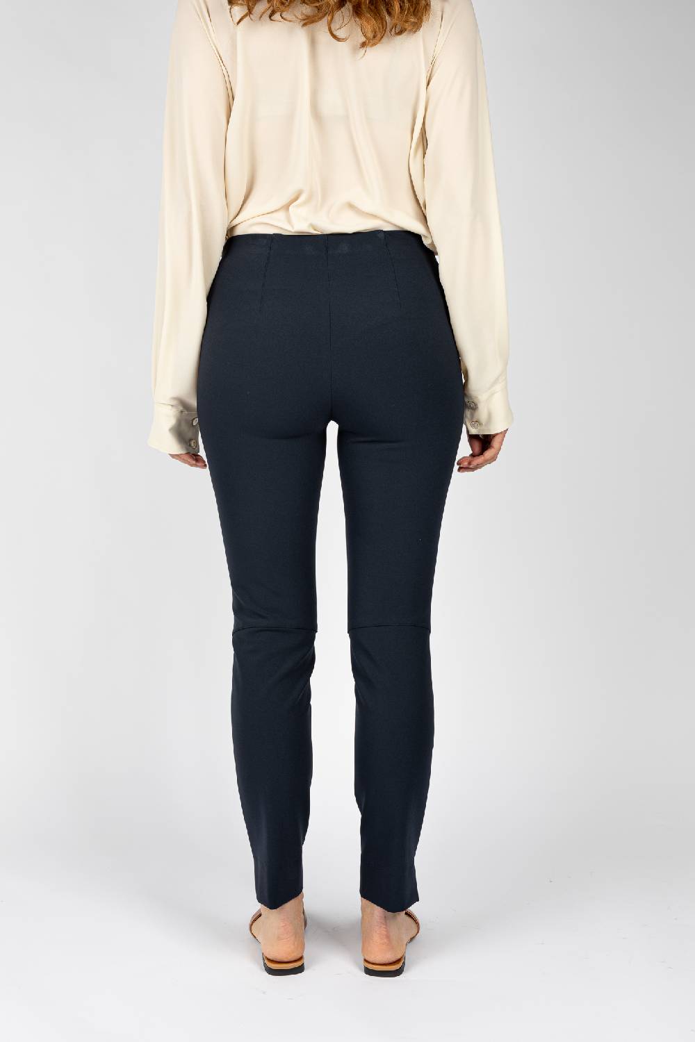 L.Pucci Pantaloni colore blu con linea a sigaretta Hotsell