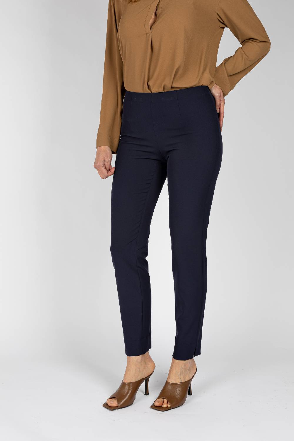 L.Pucci Pantaloni linea a sigaretta colore blu Vendita Economica