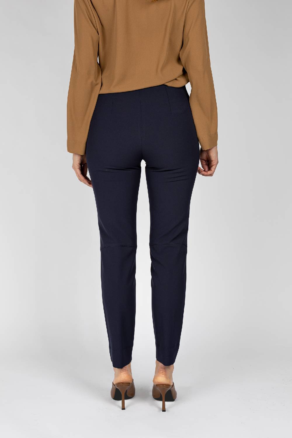 L.Pucci Pantaloni linea a sigaretta colore blu Vendita Economica