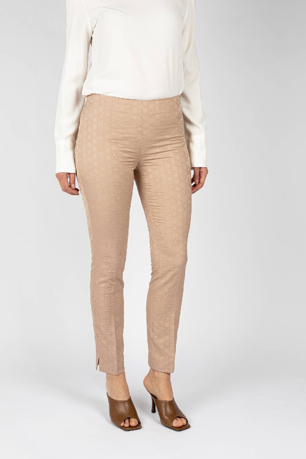 L.Pucci Pantaloni jacquard a fiore colore beige, linea stretta Shopping online