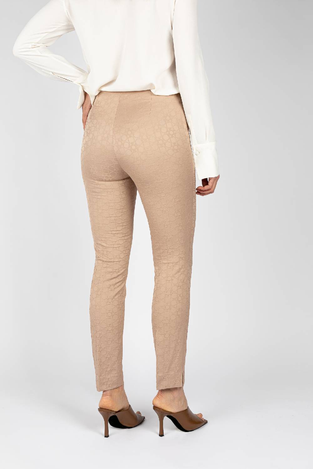 L.Pucci Pantaloni jacquard a fiore colore beige, linea stretta Shopping online