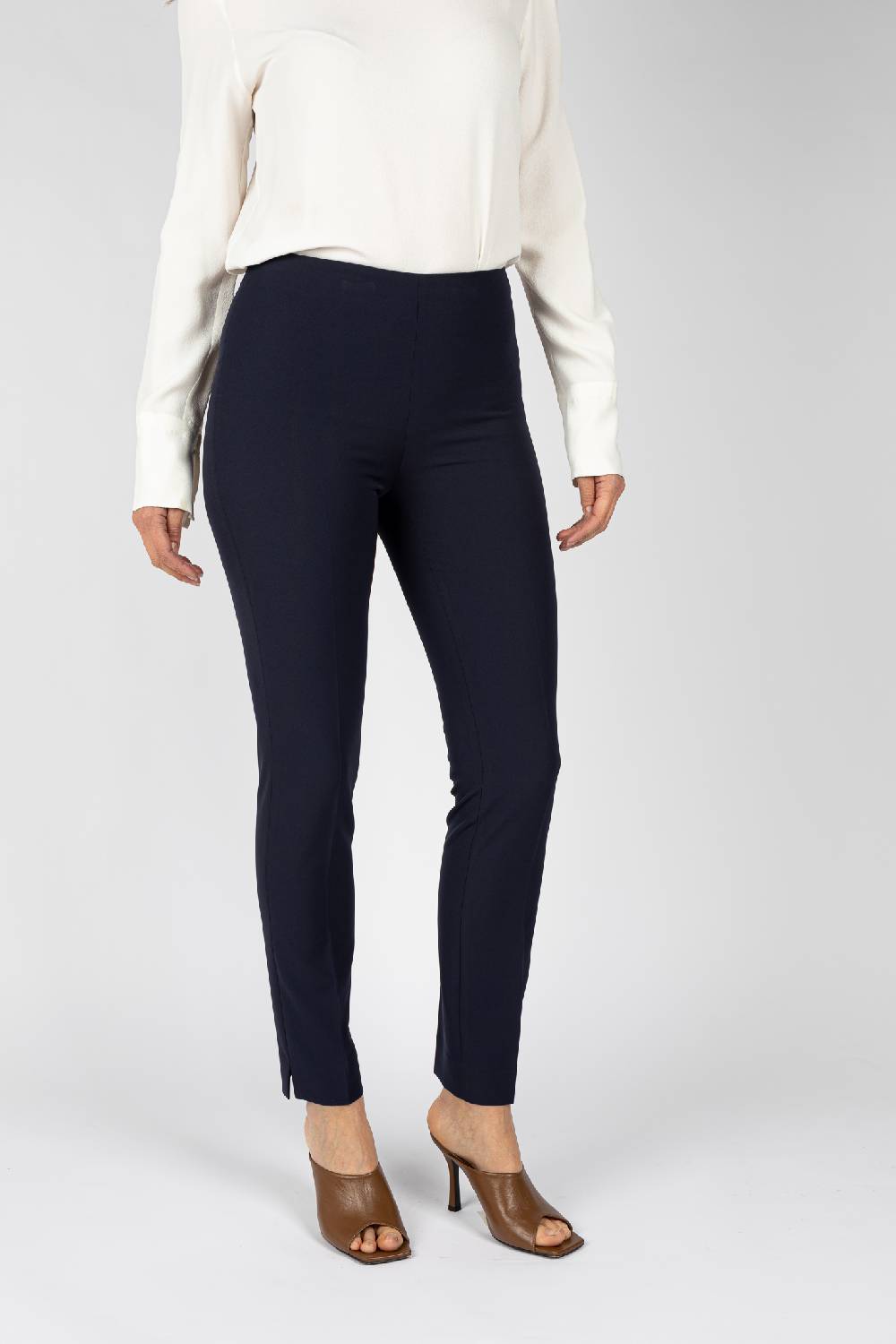 L.Pucci Pantaloni colore blu linea a gamba stretta da donna 2025