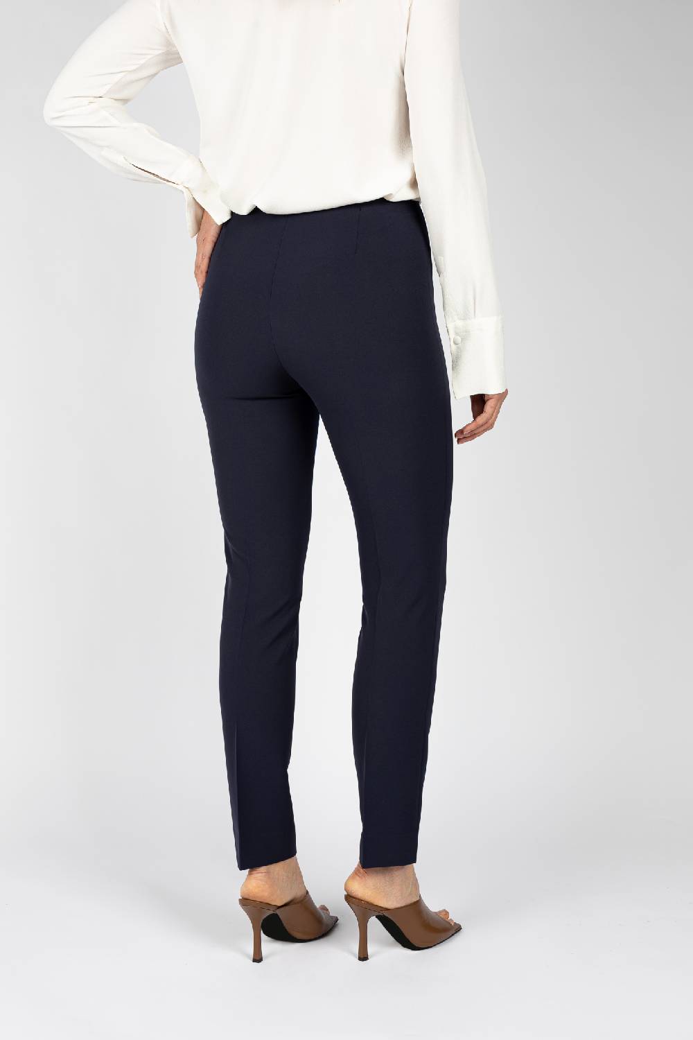 L.Pucci Pantaloni colore blu linea a gamba stretta da donna 2025