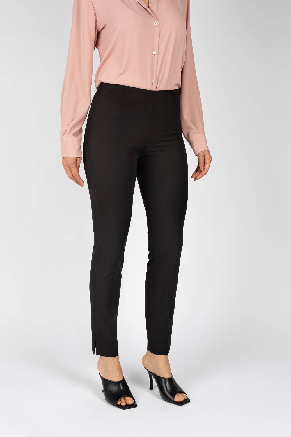 L.Pucci Pantaloni colore nero linea a gamba stretta da donna Italy
