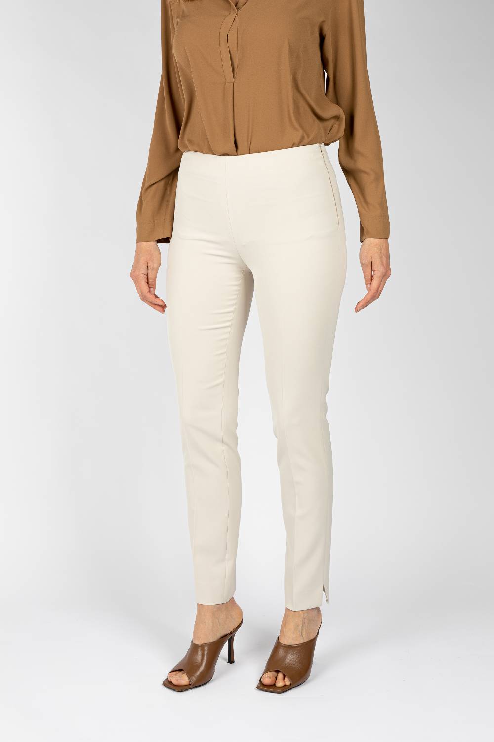 L.Pucci Pantaloni colore ghiaccio linea stretta da donna Italia