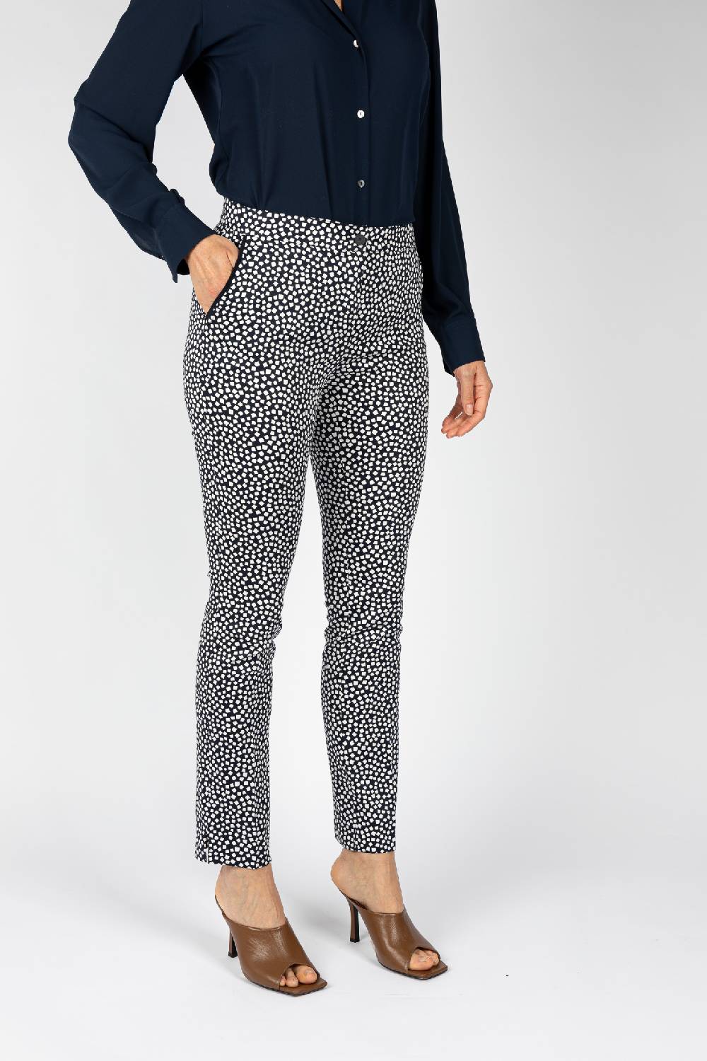 L.Pucci Pantaloni da donna blu linea dritta spacchetti al fondo 2025