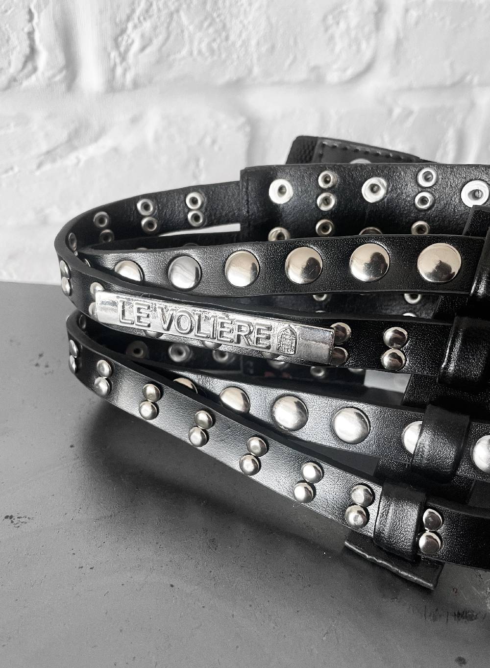 Le Volière Cintura intrecciata nera con borchie argento Shopping Online