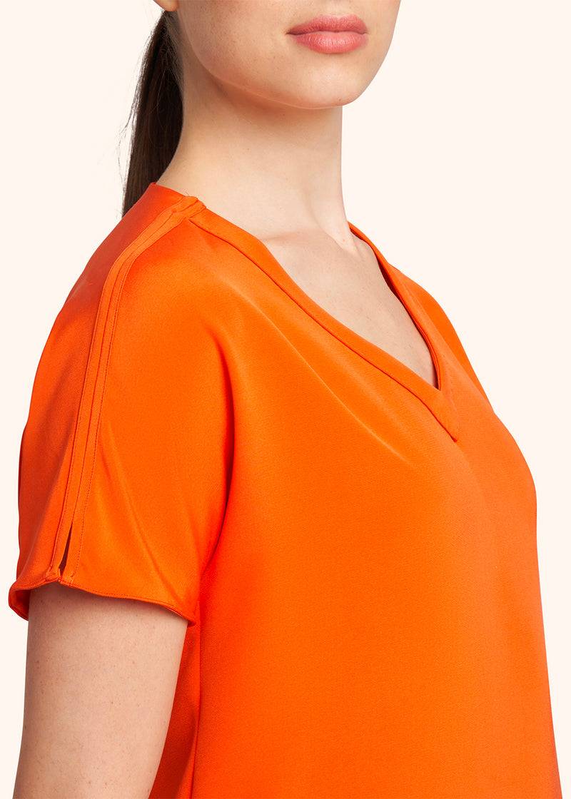 Kiton T-SHIRT SETA D47454K0977A17 In Saldo
