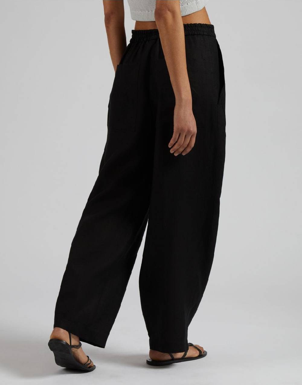 Lardini Pantalone ampio a vita bassa in tela di lino nero Offerte
