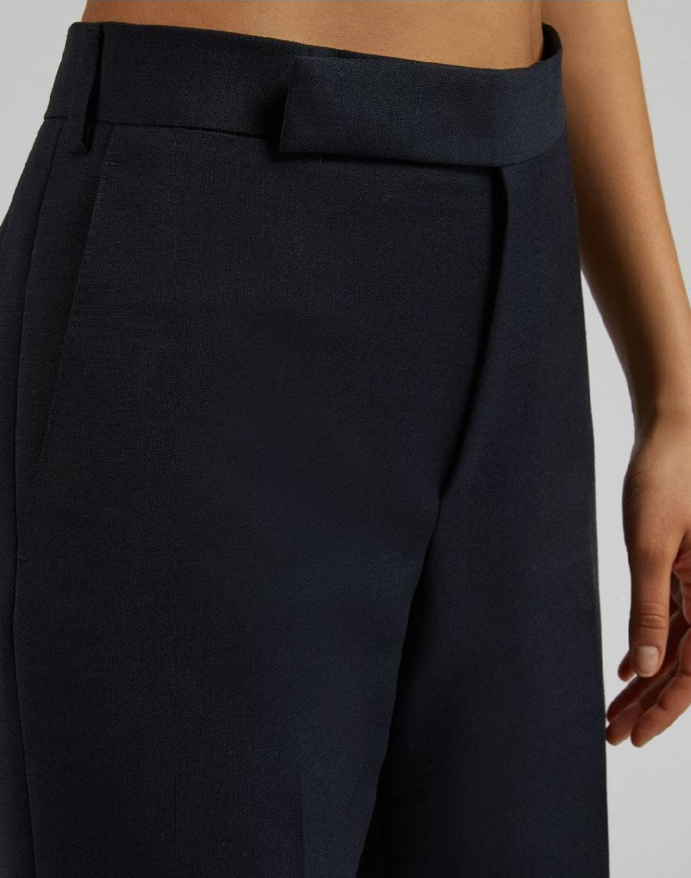 Lardini Pantalone blu gamba dritta regolare in tessuto di lana Negozio