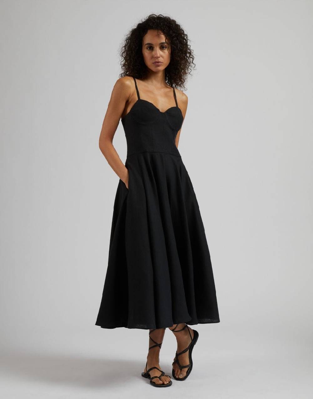 Lardini Vestito in tela di lino nero con gonna midi a ruota Negozi Online