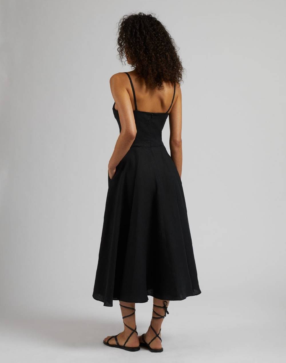 Lardini Vestito in tela di lino nero con gonna midi a ruota Negozi Online