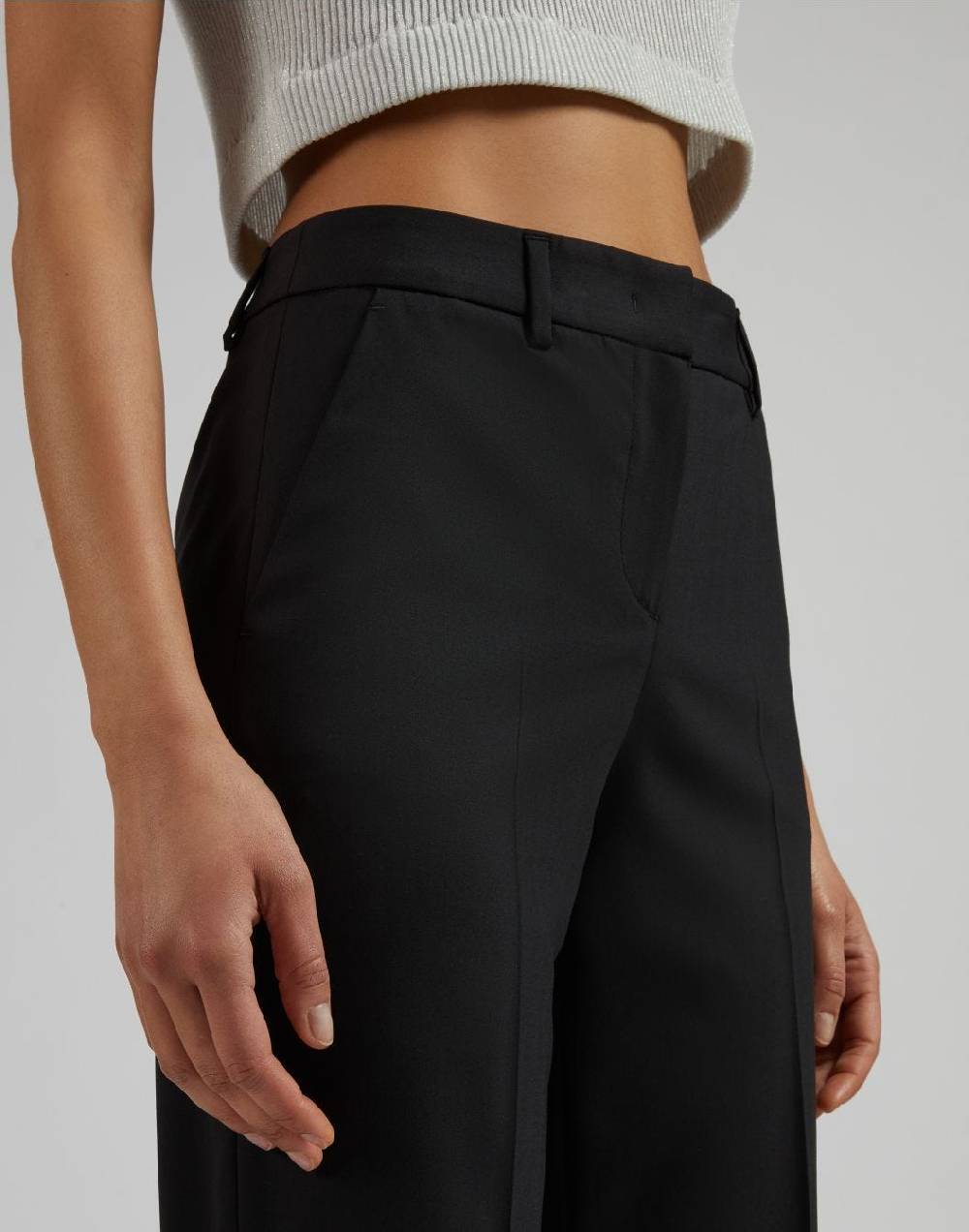 Lardini Pantalone nero gamba dritta regolare in tessuto di lana stretch Prezzo Ridotto