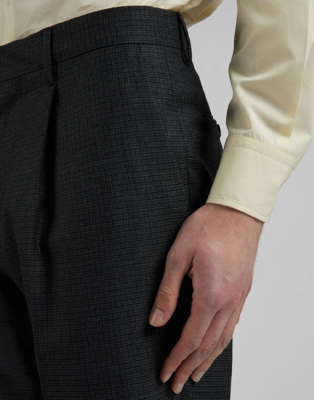 Lardini Abito linea feeling grigio-nero in tessuto damier in pura lana Presa