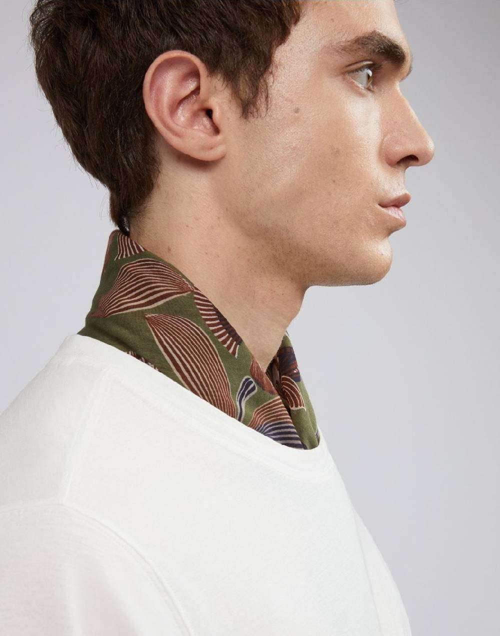Lardini Foulard in seta con disegno floreale In Linea