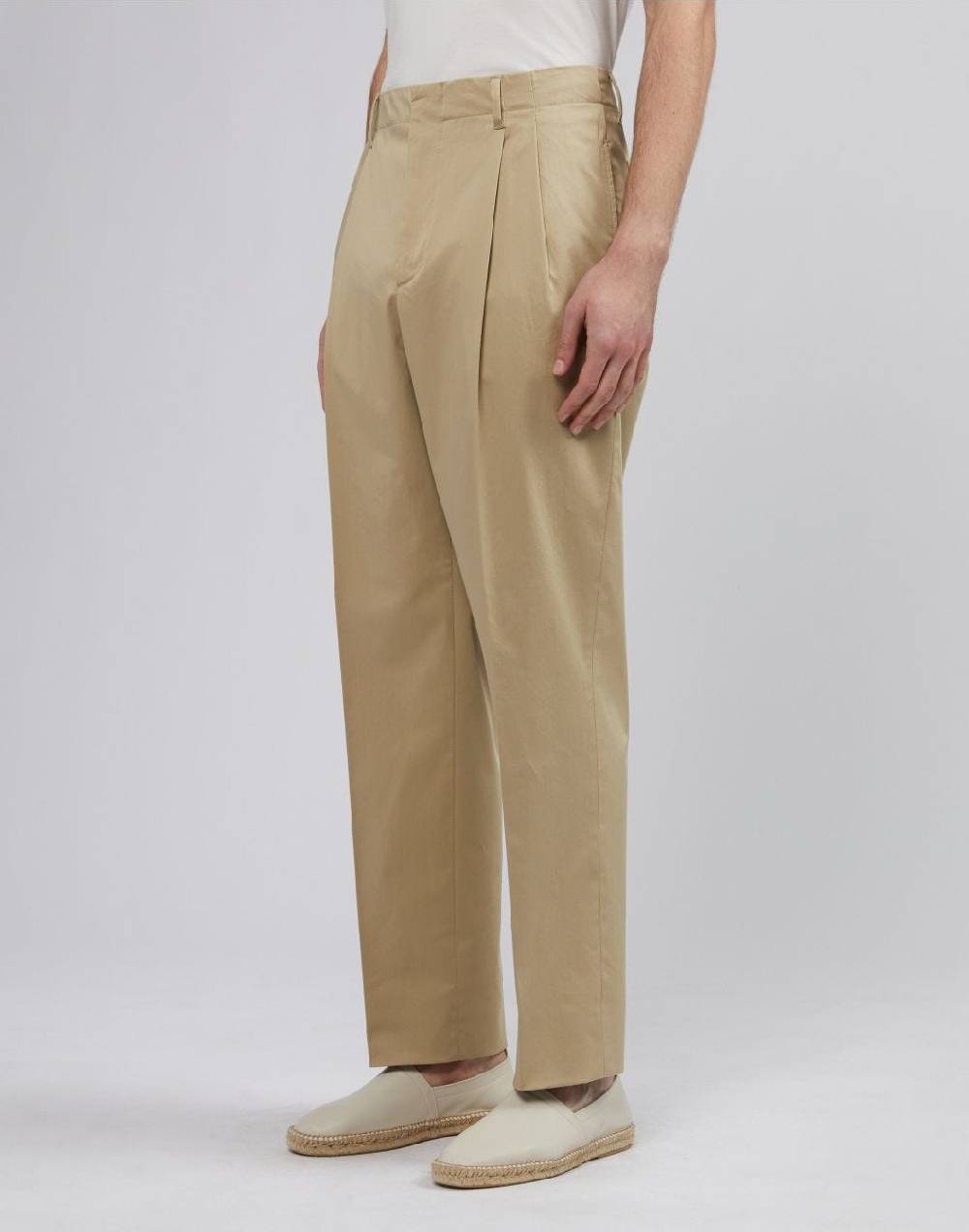 Lardini Pantalone beige in satin stretch di cotone Moda