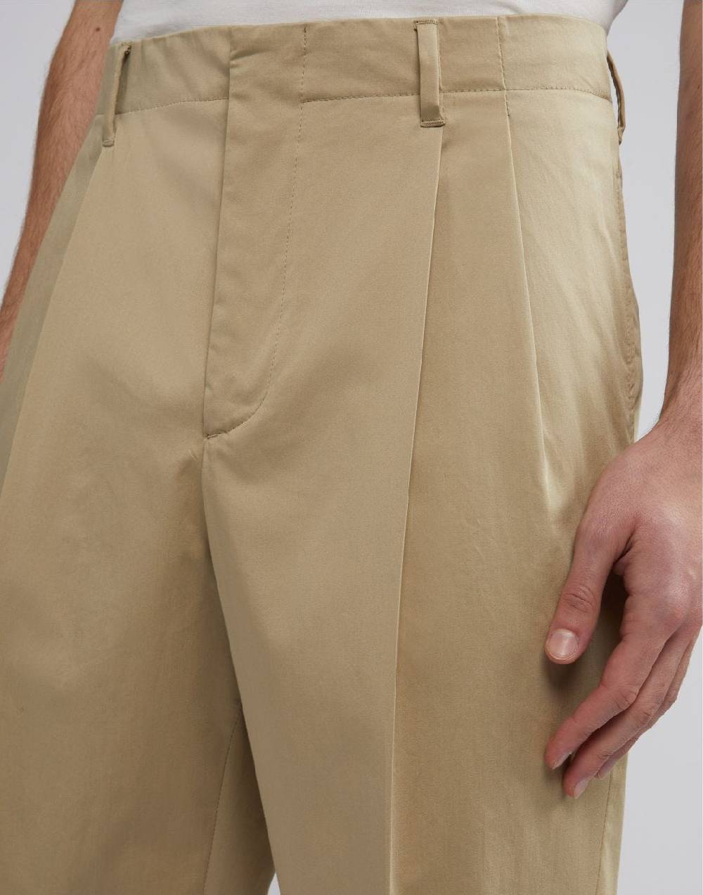 Lardini Pantalone beige in satin stretch di cotone Moda