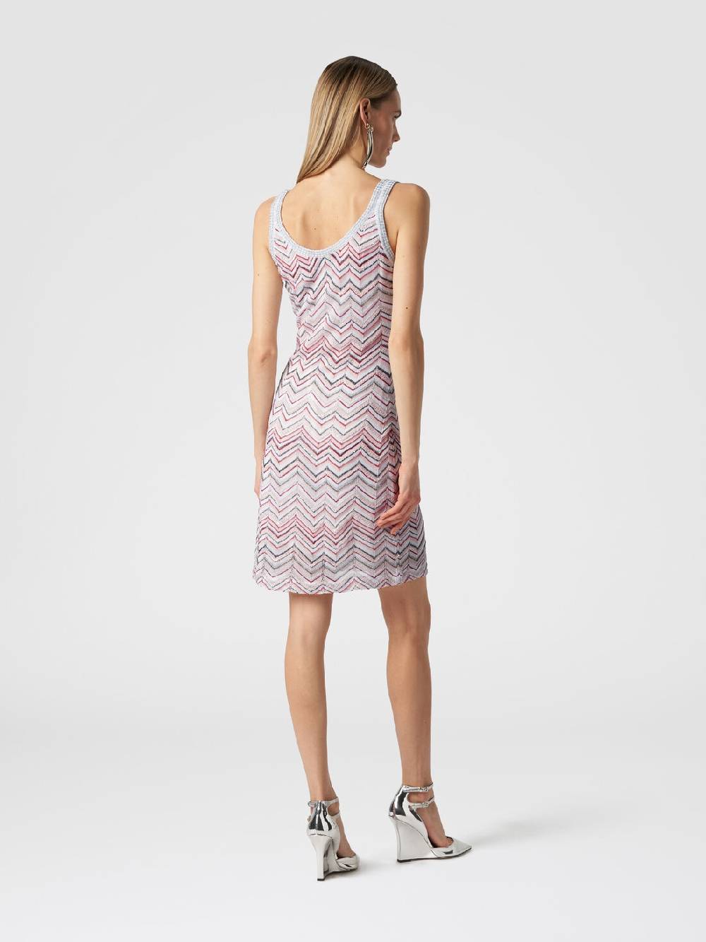 Missoni Mini-abito senza maniche in misto viscosa zig zag con paillettes Saldi